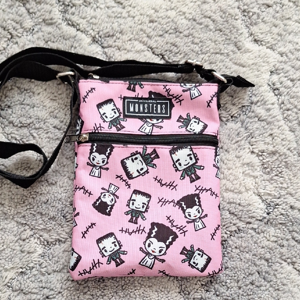 Hot Topic Universal Monsters Xbody Passport Bag EUC